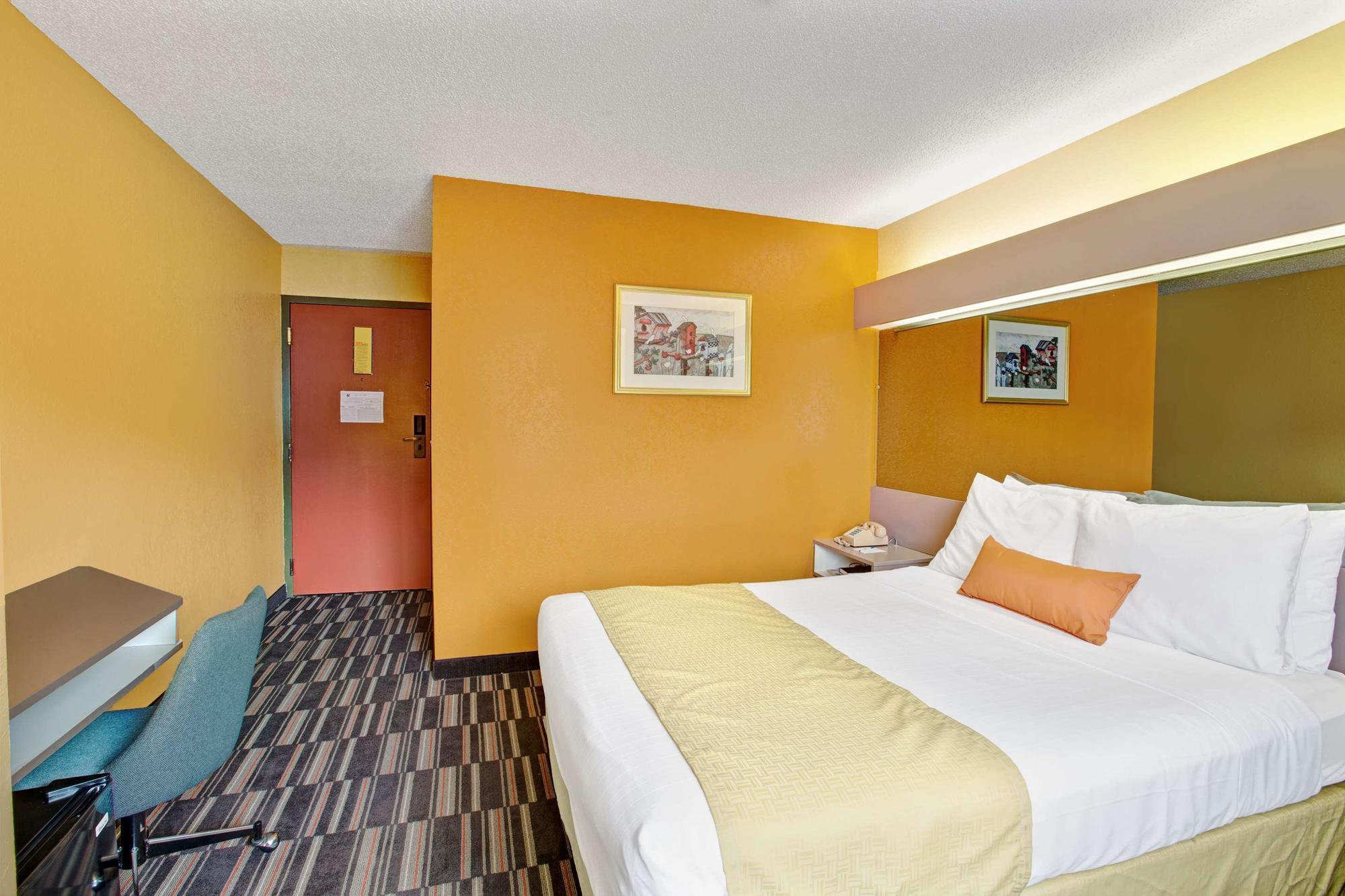 Microtel Inn & Suites By Wyndham Гатлинбург Экстерьер фото